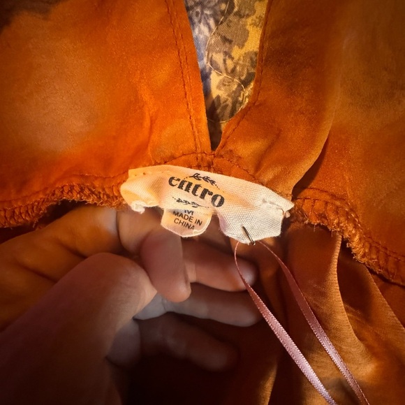 Elegant boutique Women's Top - Picture 5 of 5